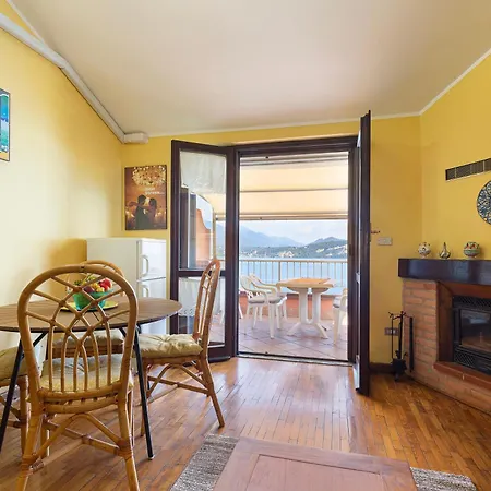 Janet On The Apartament Stresa