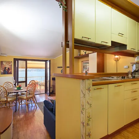 Apartamento Janet On The Stresa